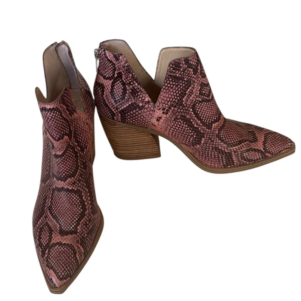Vince Camuto brand new